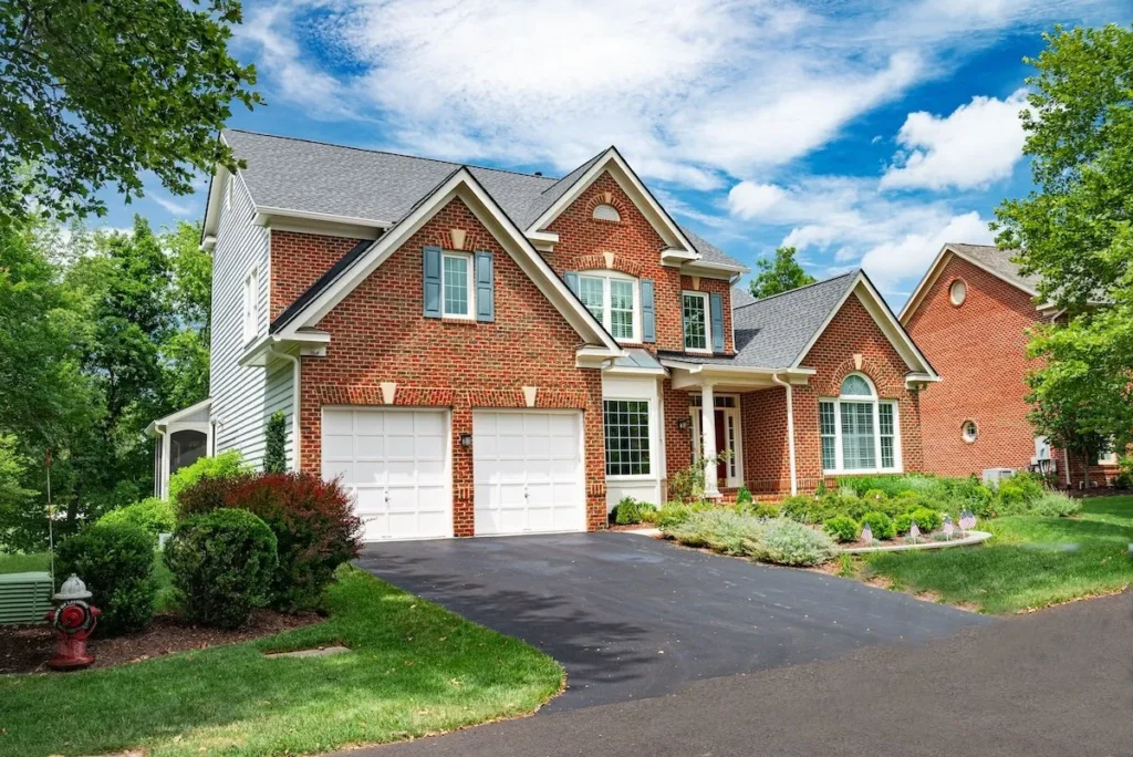 brick-and-vinyl-siding-asphalt-roof-in-kennett-square