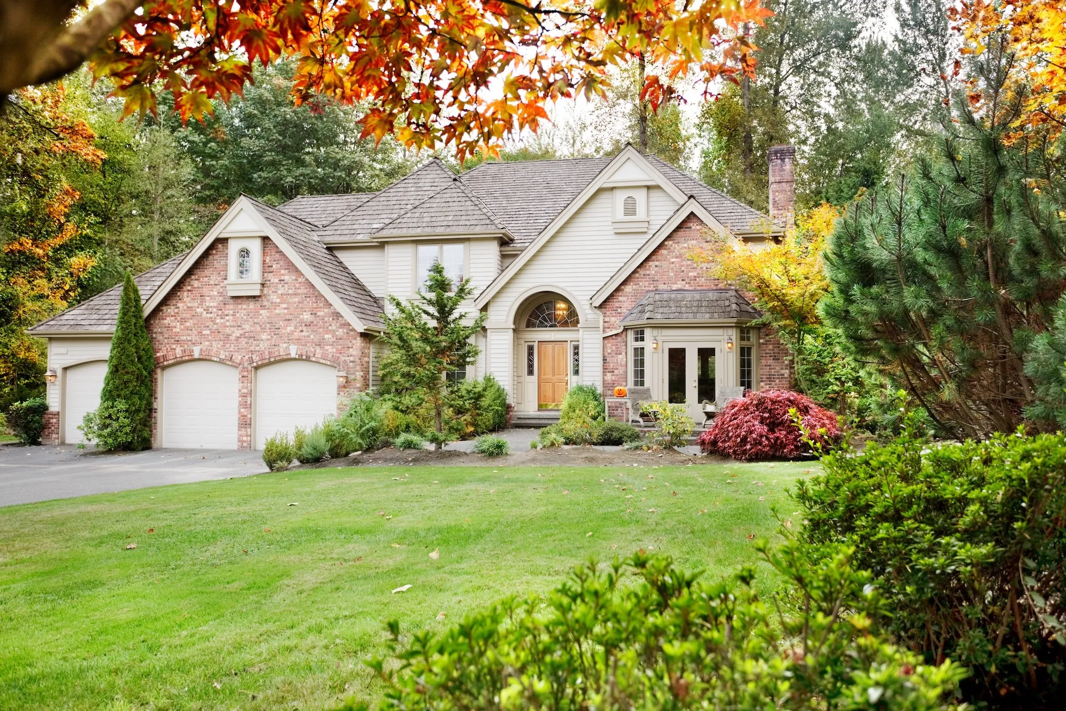 roofing-in-middletown-in-fall