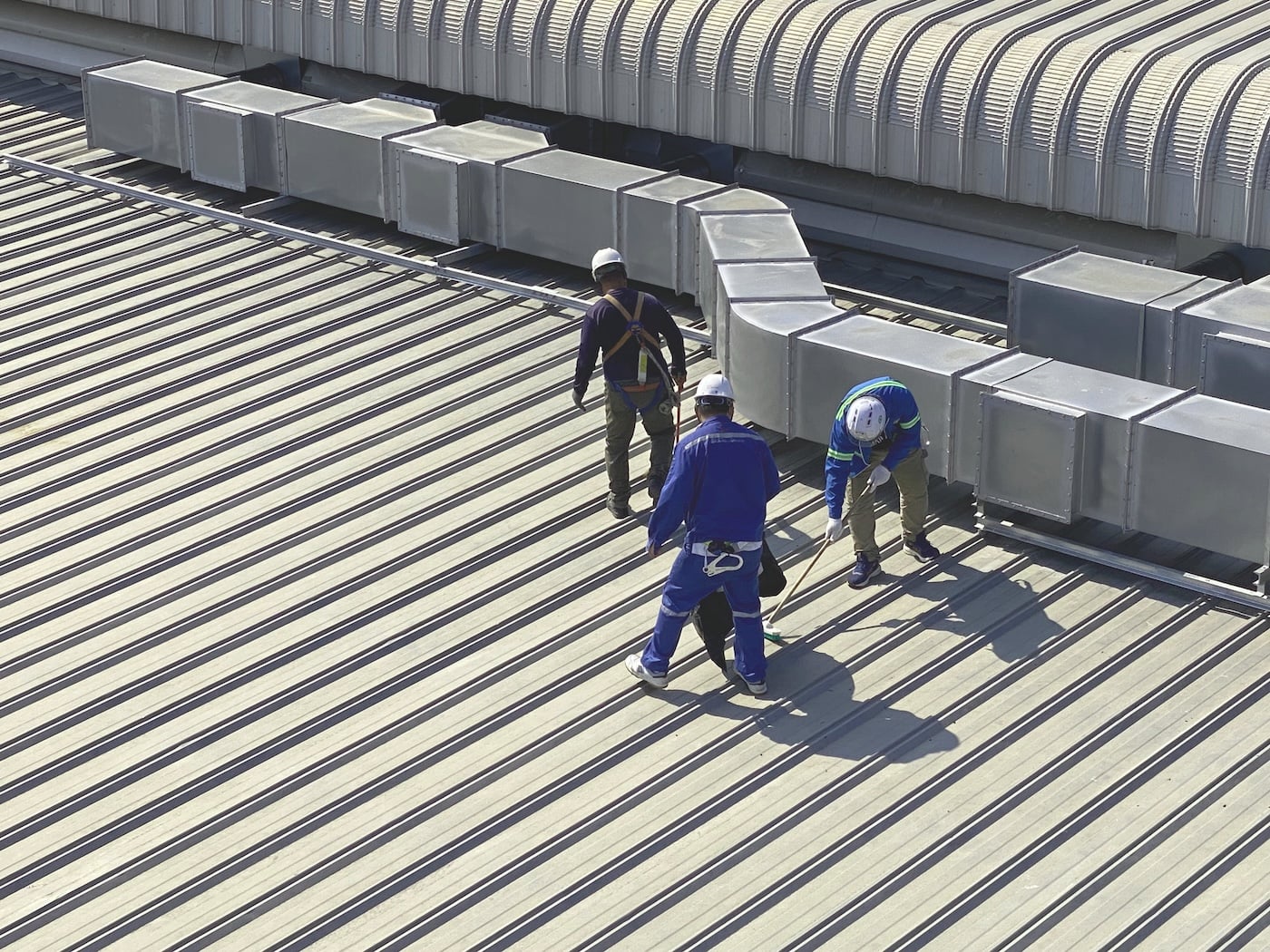 cleaning metal commercial roof